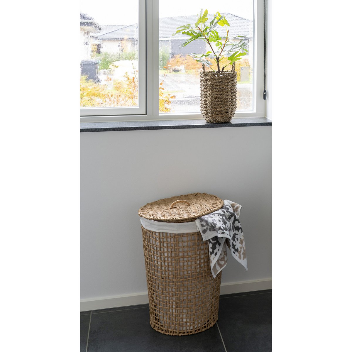 Laundry Basket Pomal